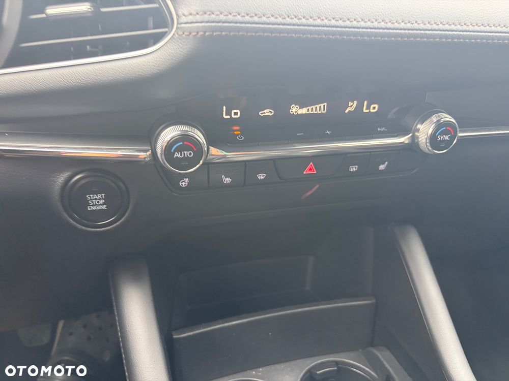 Mazda 3 e-SKYACTIV-G 150 M HYBRID EXCLUSIVE-LINE - 25