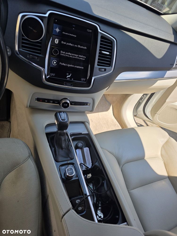 Volvo XC 90 D5 AWD Momentum - 2