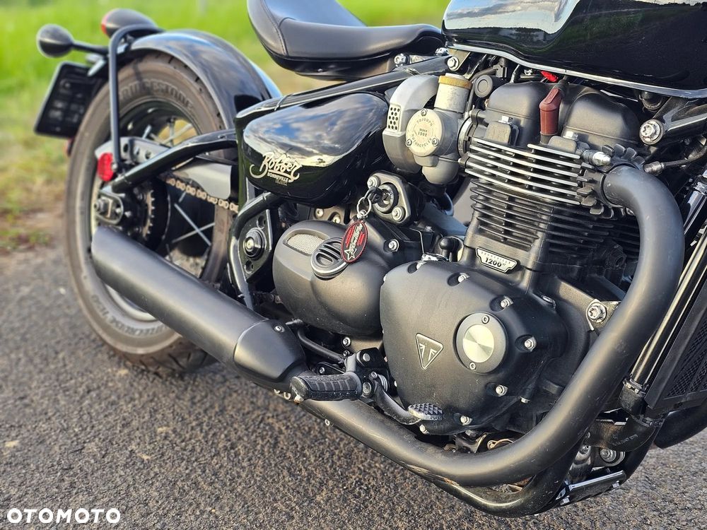 Triumph Bonneville Bobber - 10