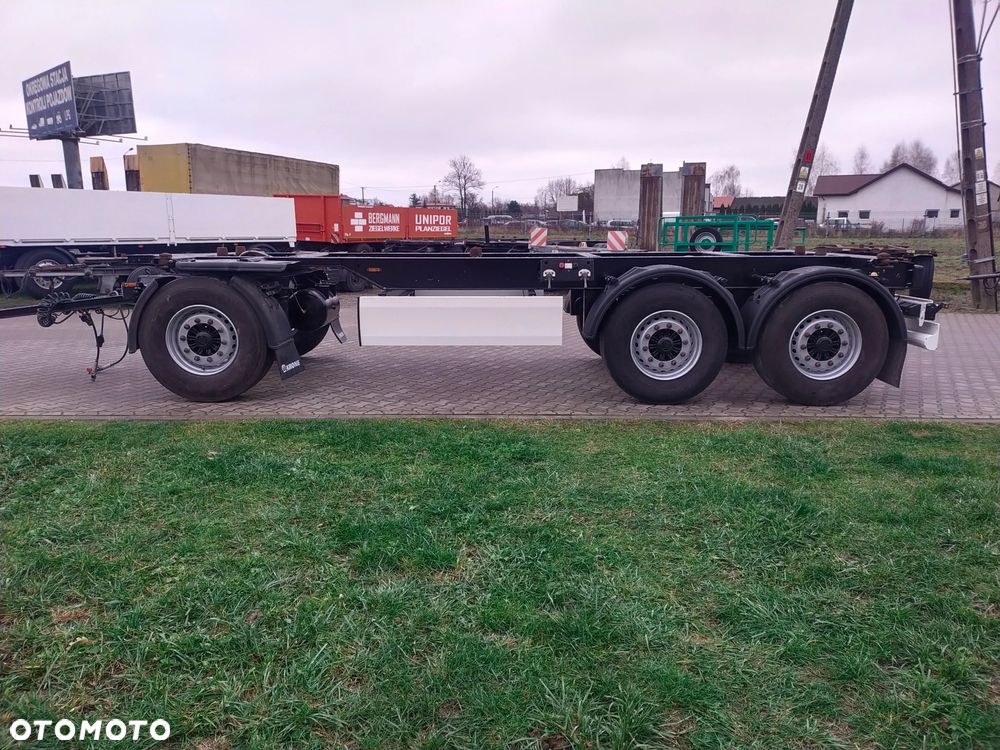 Krone Przyczep BDF 3 osie Gruba Solidna rama - 9