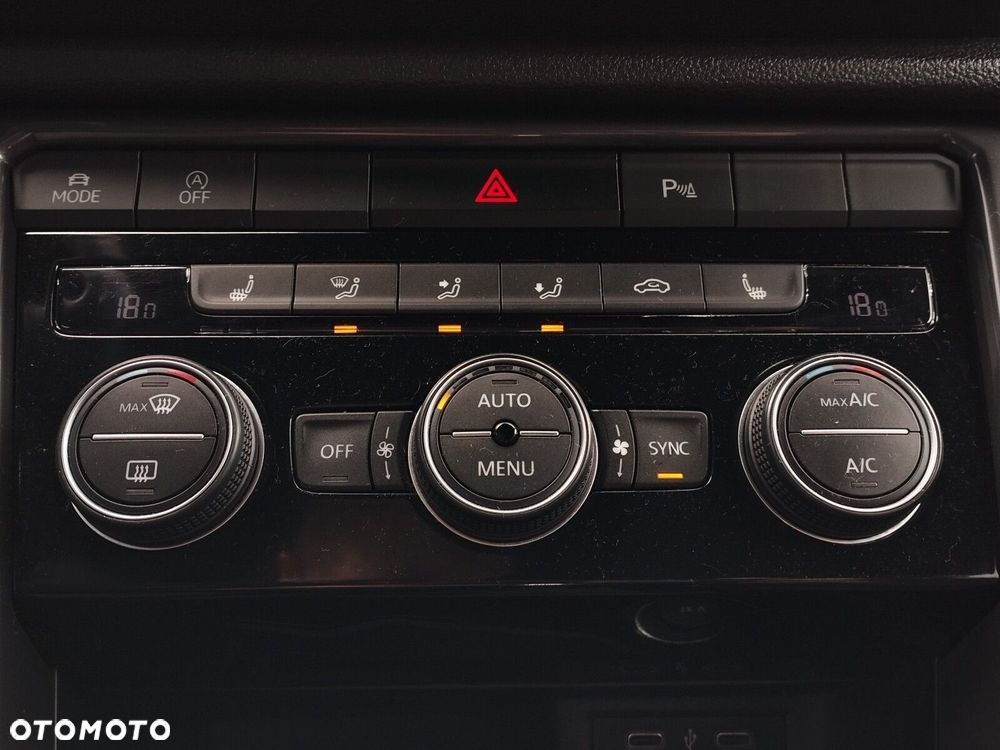 Volkswagen T-Roc 1.5 TSI ACT Premium DSG - 19