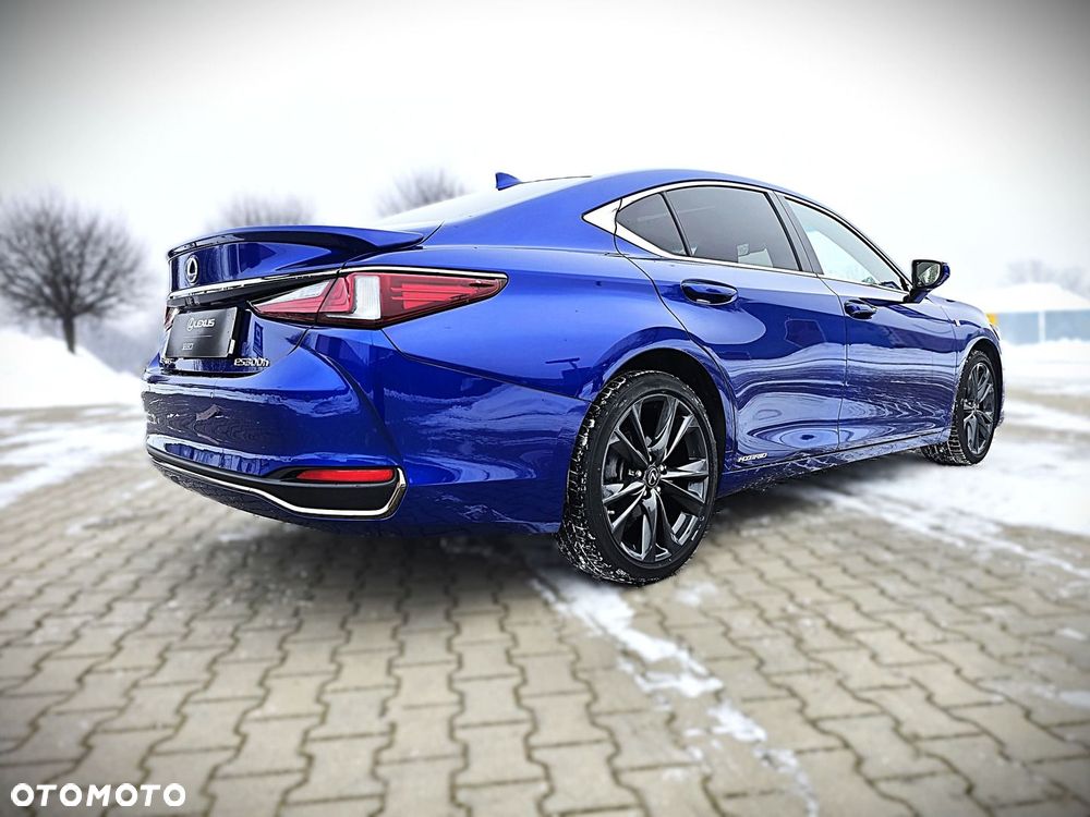 Lexus ES 300h F Sport Edition - 8