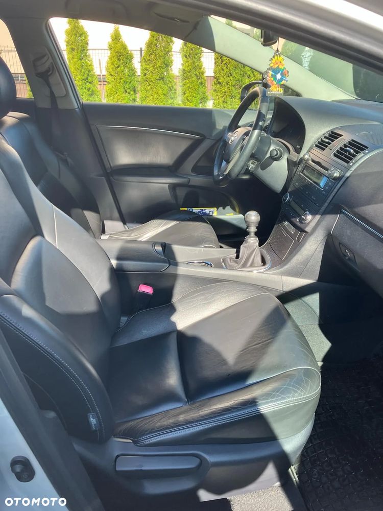 Toyota Avensis 2.2 D-4D Prestige - 6