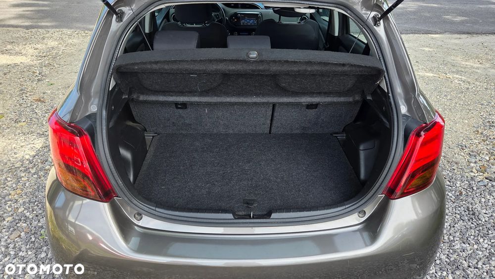 Toyota Yaris Hybrid 100 Dynamic - 16