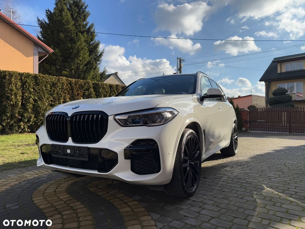 BMW X5 M M50i - 2
