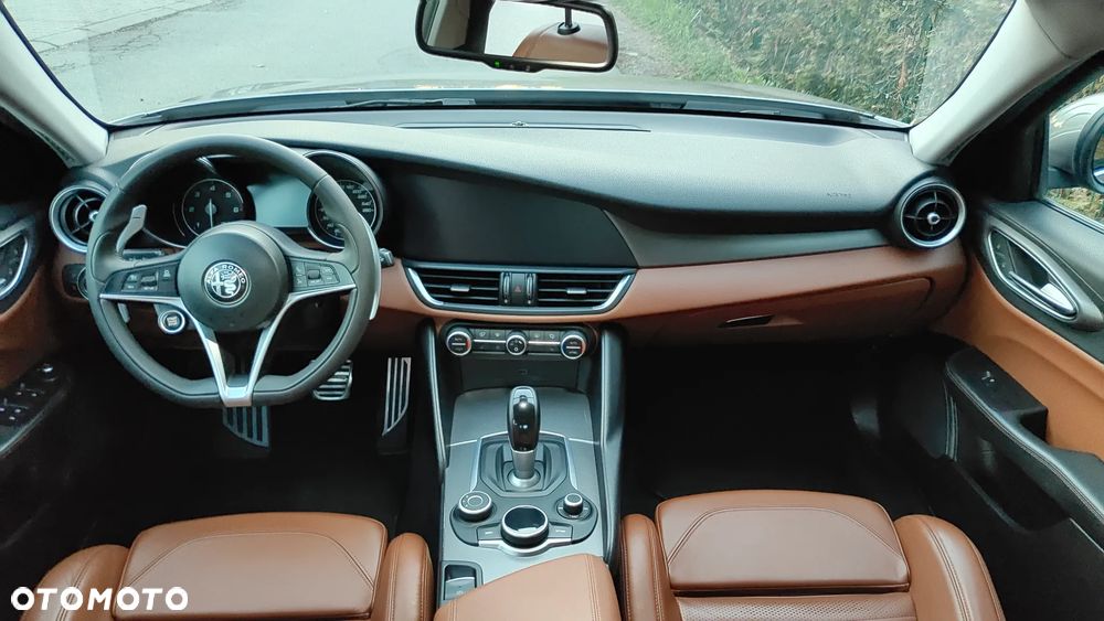 Alfa Romeo Giulia 2.2 Diesel AT8-Q4 Veloce - 14