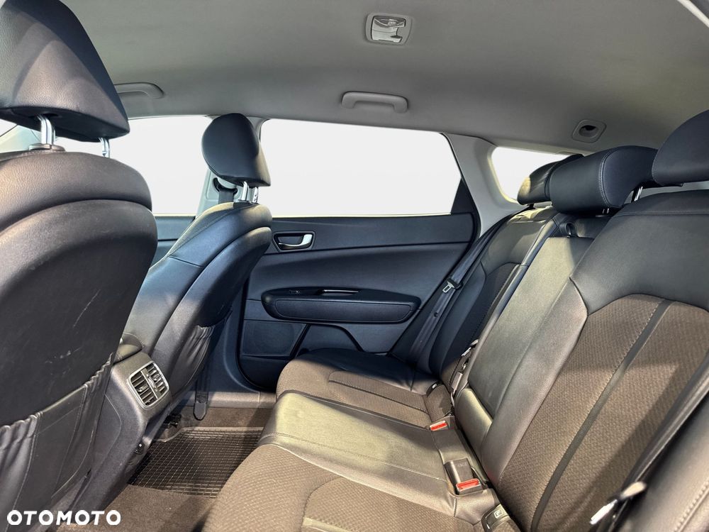 Kia Optima - 16