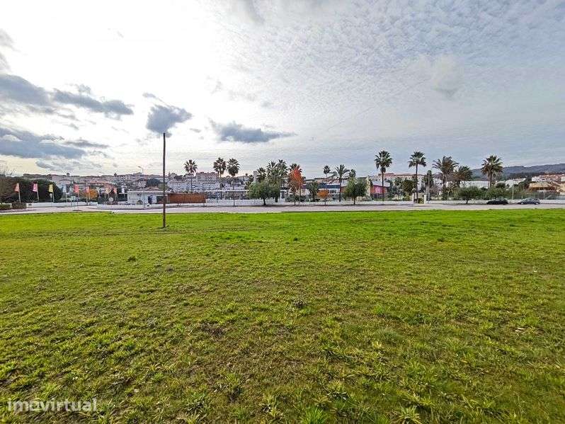 Terreno Urbano Excecional no Coração de Vila Nova de Poiares >15.000m² - Grande imagem: 5/11