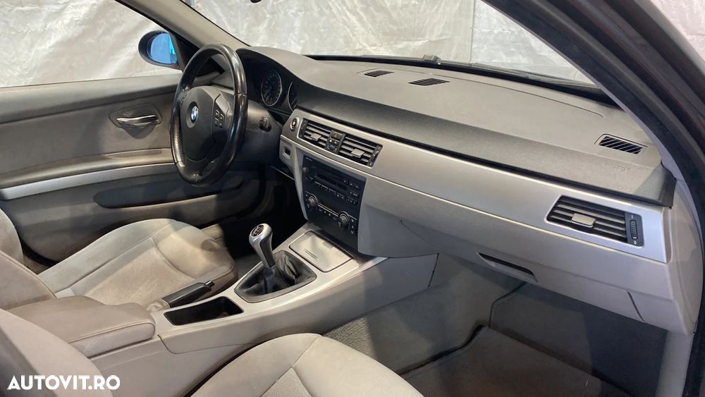 BMW Seria 3 320i - 6