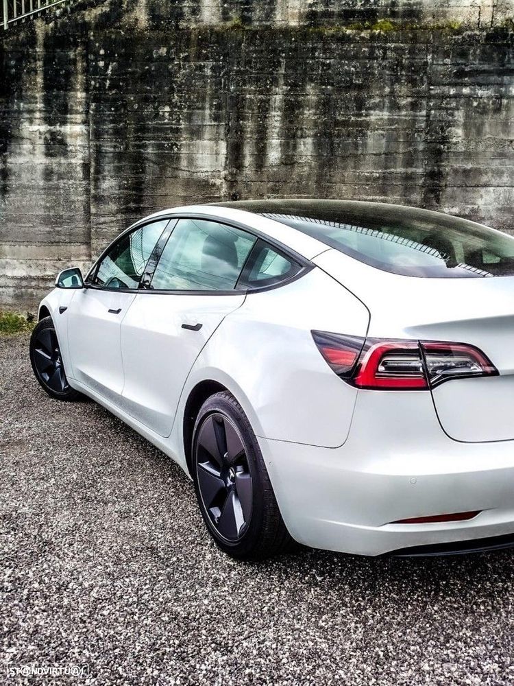 Tesla Model 3 Standard Range Plus RWD - 3
