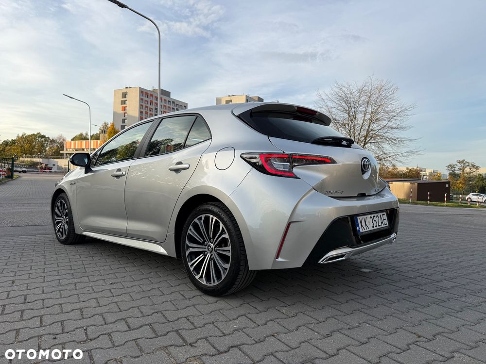 Toyota Corolla 2.0 Hybrid Comfort - 12