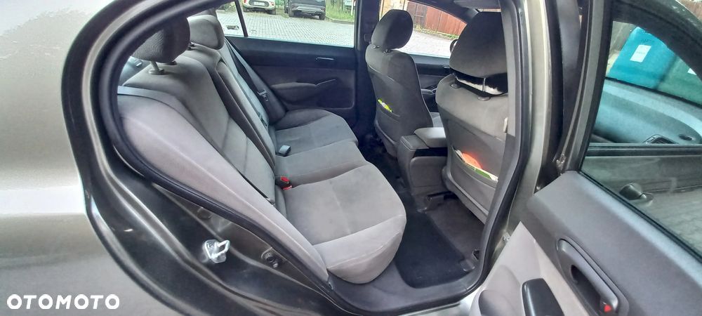 Honda Civic 1.8 Comfort - 11