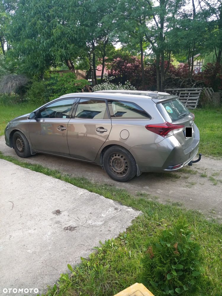 Toyota Auris 1.6 Premium - 1