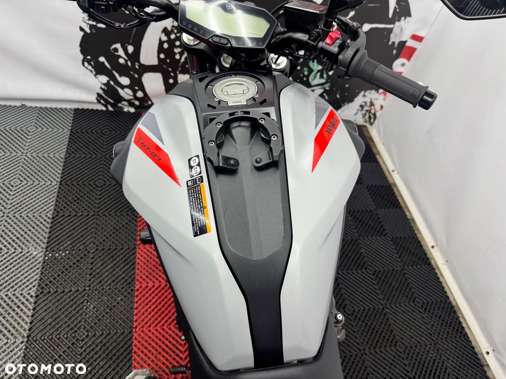 Yamaha MT - 24