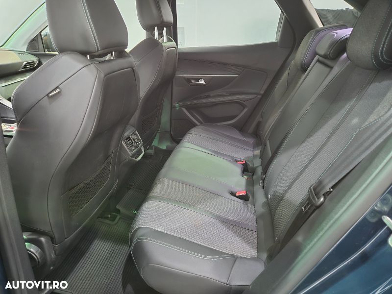 Peugeot 3008 1.2 PureTech S&S EAT8 Allure - 15