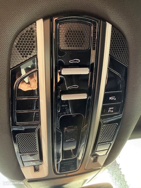 Porsche Panamera Sport Turismo - 38