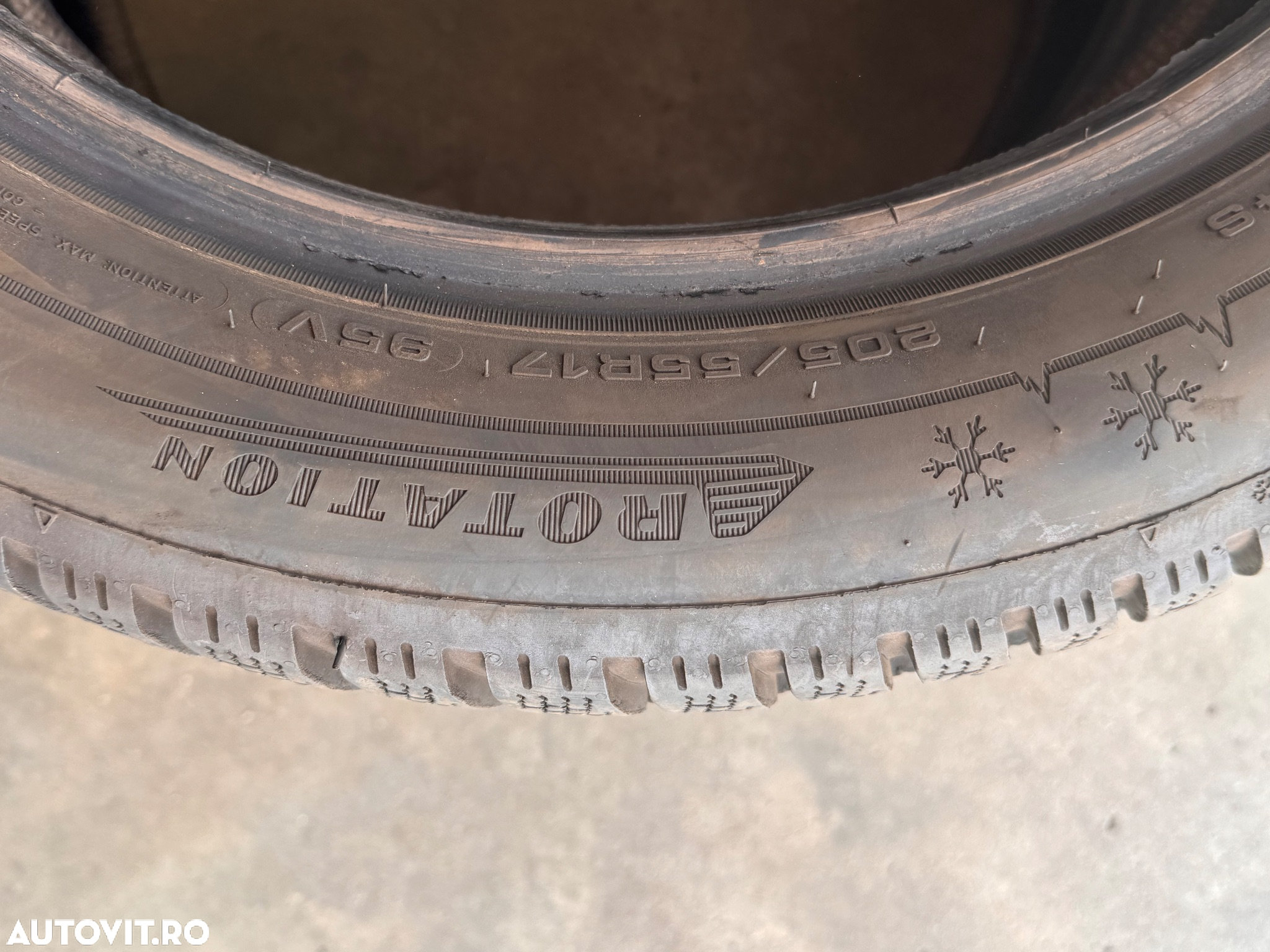 Vând 4 anvelope 205/55/17 Dunlop de iarnă ca noi - 5