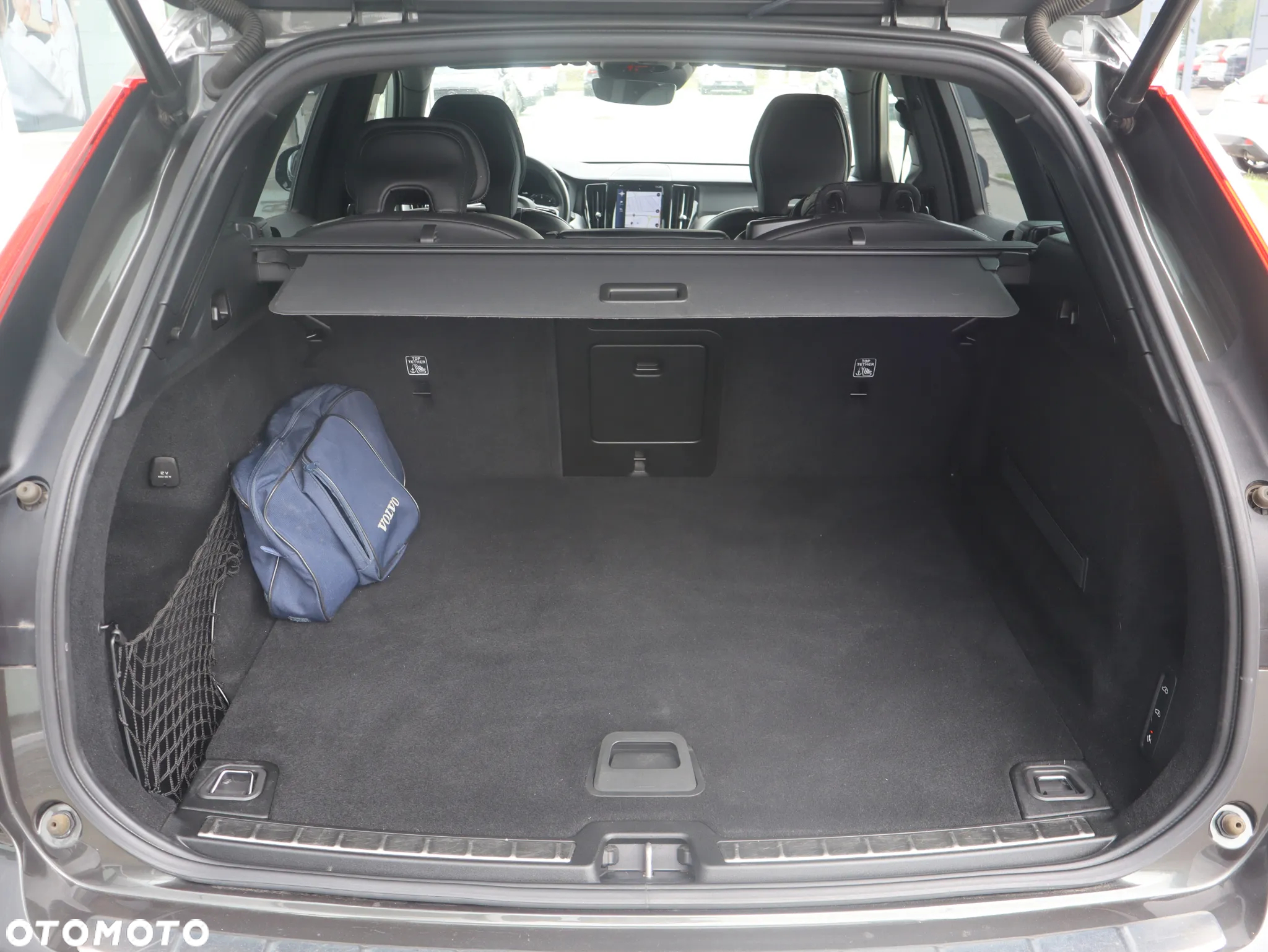 Volvo XC 60 B5 D AWD R-Design - 19