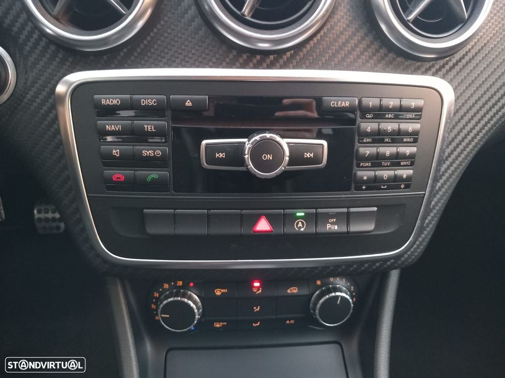 Mercedes-Benz A 180 d AMG Line - 16