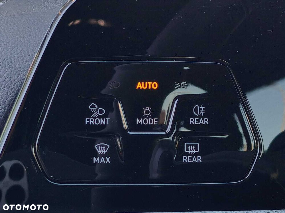 Volkswagen Golf Variant 1.5 eTSI mHEV Style DSG - 23