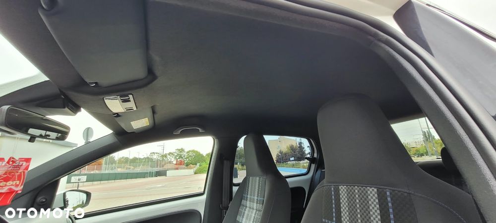 Volkswagen up! - 23