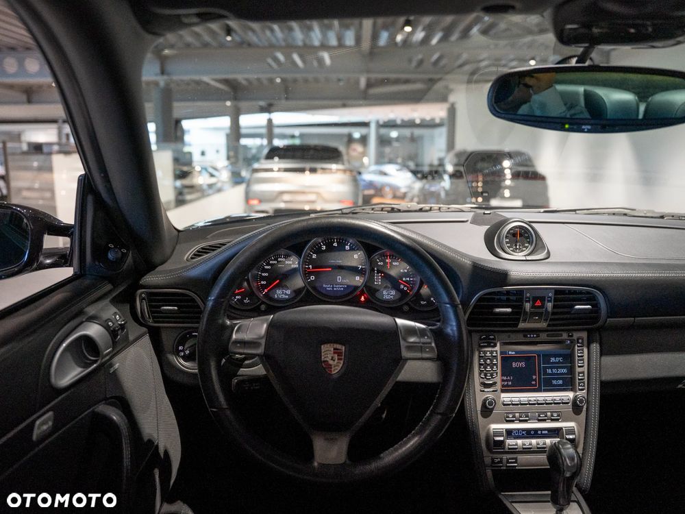 Porsche 911 Carrera 4 Tiptronic S - 34