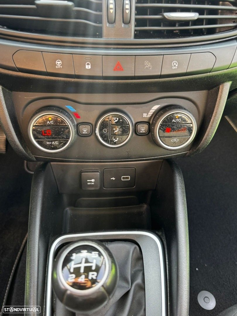 Fiat Tipo Station Wagon 1.3 M-Jet Lounge - 20