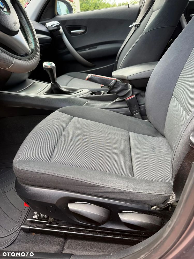 BMW Seria 1 118d - 29