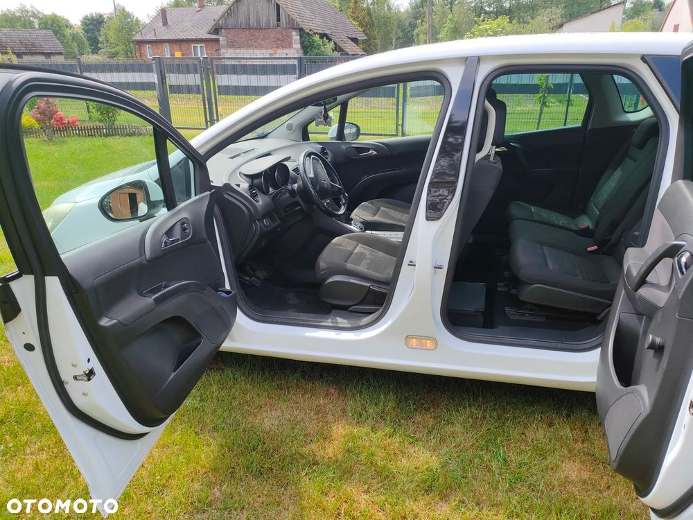 Opel Meriva - 11