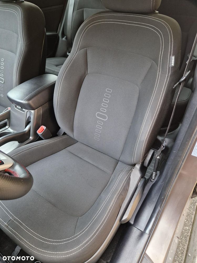Kia Sportage 2.0 CRDI XL - 9
