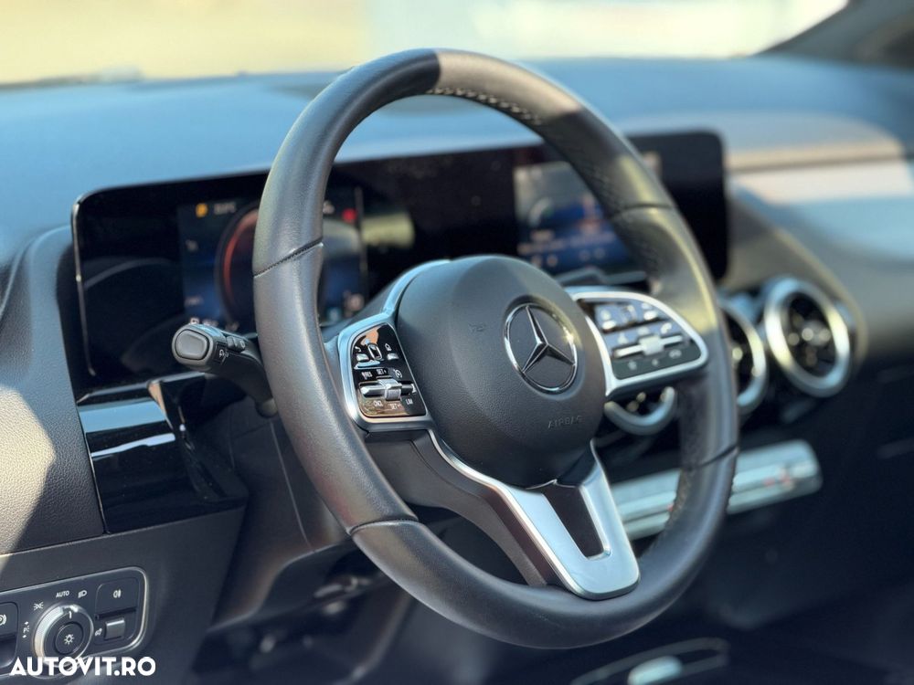 Mercedes-Benz GLA - 8