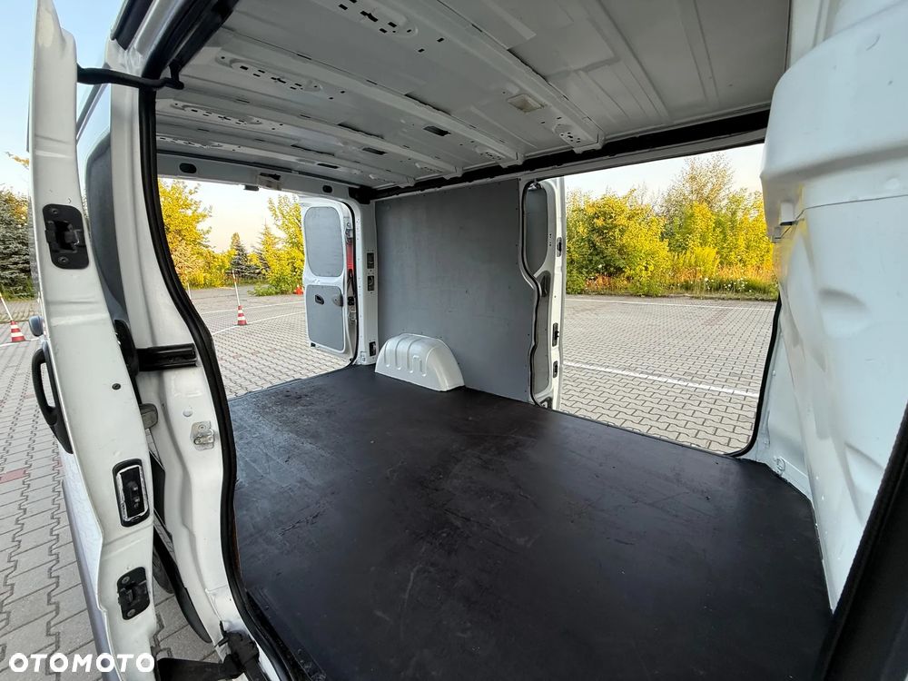 Opel VIVARO - 23