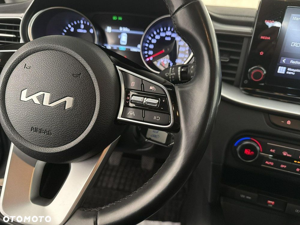 Kia Ceed - 26