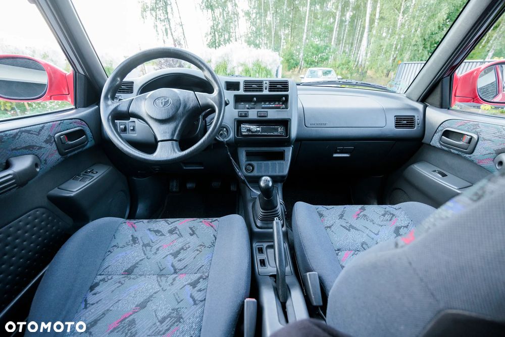 Toyota RAV4 2.0 Fun - 12