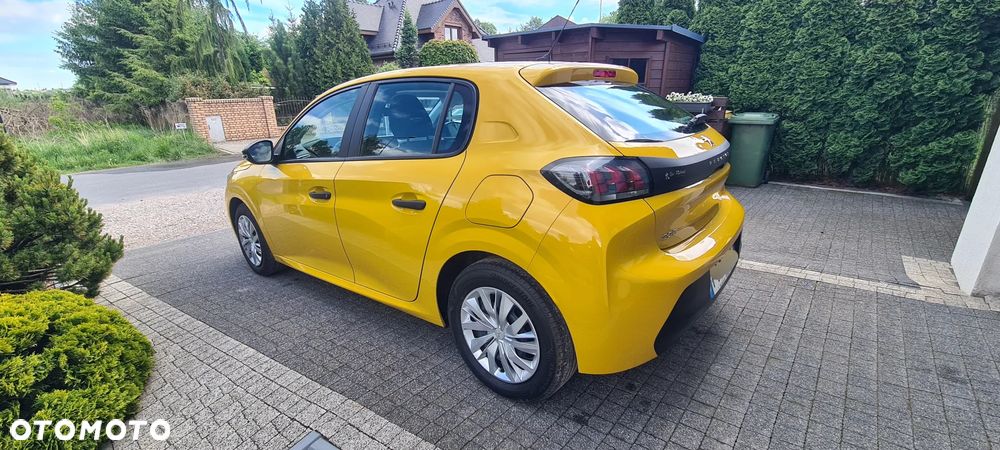 Peugeot 208 - 8