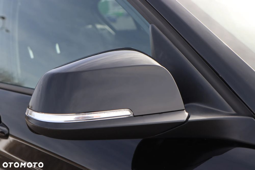 BMW Seria 1 114i - 23