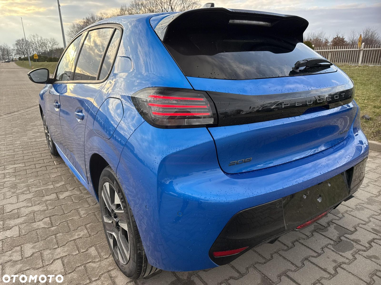 Peugeot 208 - 30