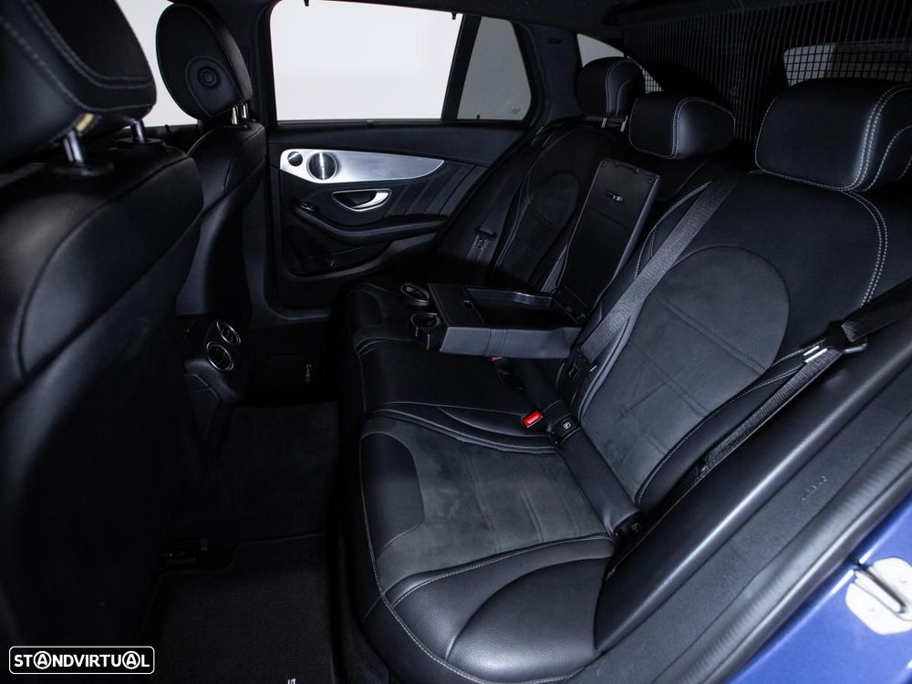 Mercedes-Benz C 63 AMG - 11