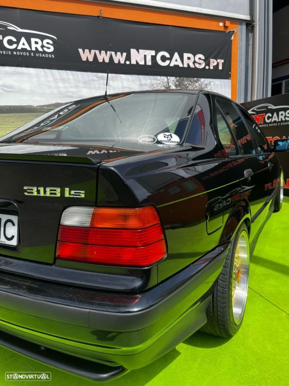 BMW 318 iS M Sport - 4