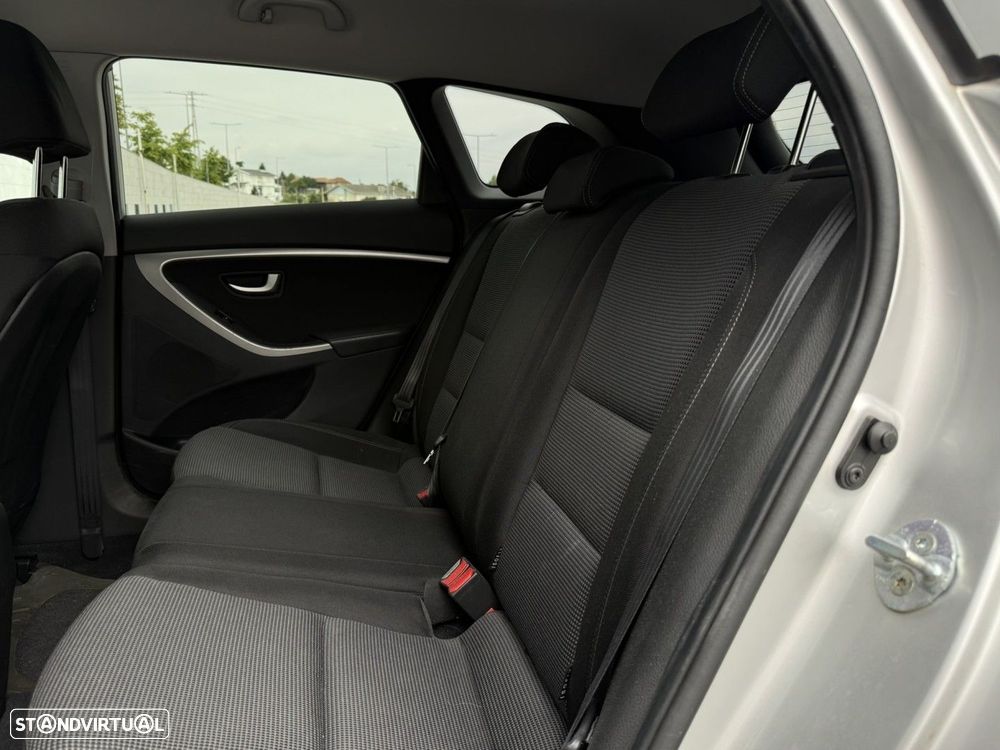 Hyundai i30 SW 1.4 CRDi Blue Active - 14