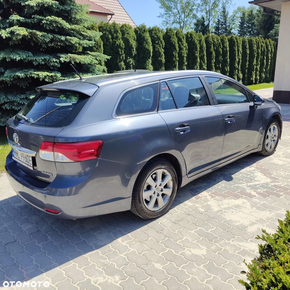 Toyota Avensis 2.0 D-4D Luna - 6