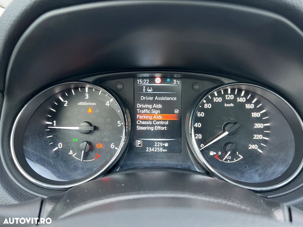 Nissan Qashqai 1.6 DCI Xtronic N-Connecta - 15