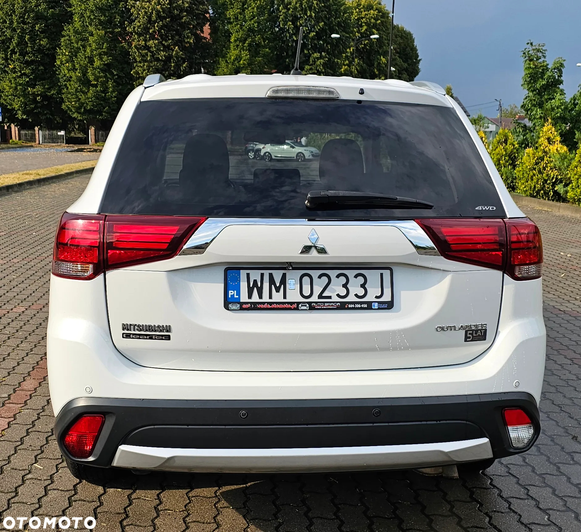 Mitsubishi Outlander 2.0 Instyle Navi 4WD CVT - 16