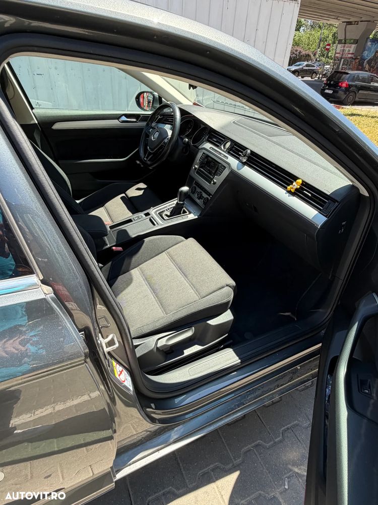 Volkswagen Passat - 13