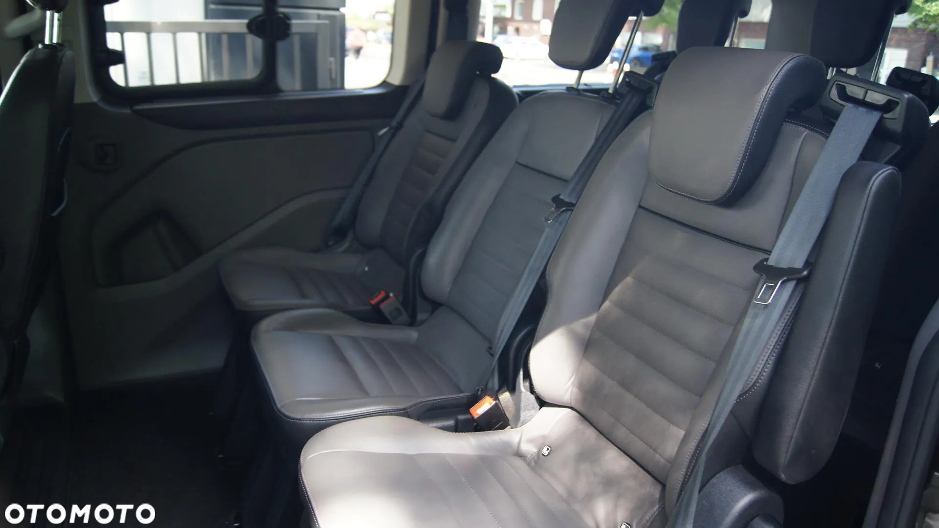 Ford Tourneo Custom 2.0 EcoBlue L2 Shuttle Bus Titanium - 14