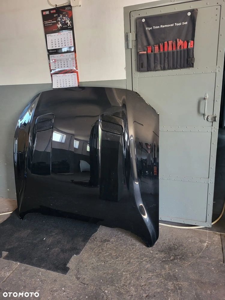 ford mustang 2019rok maska uszkodzona - 4