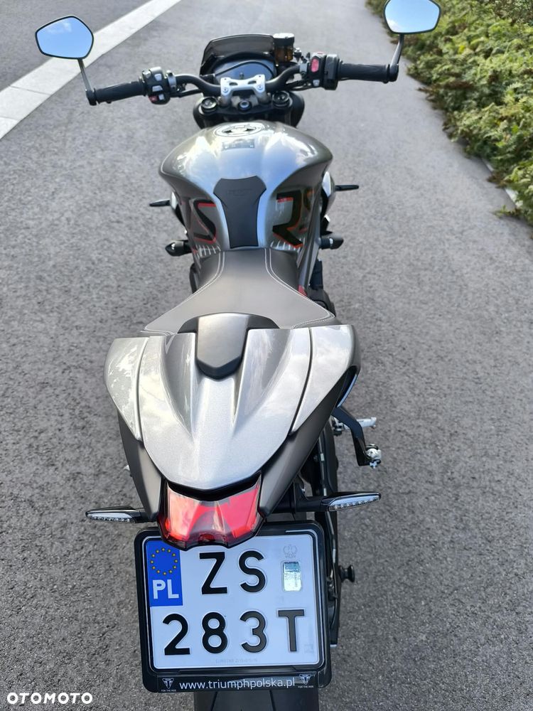 Triumph Street Triple - 15