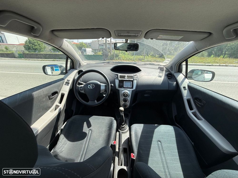 Toyota Yaris 1.0 VVT-i AC - 12