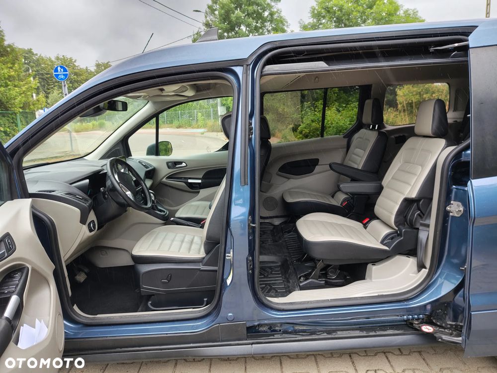 Ford Tourneo Connect Grand - 19