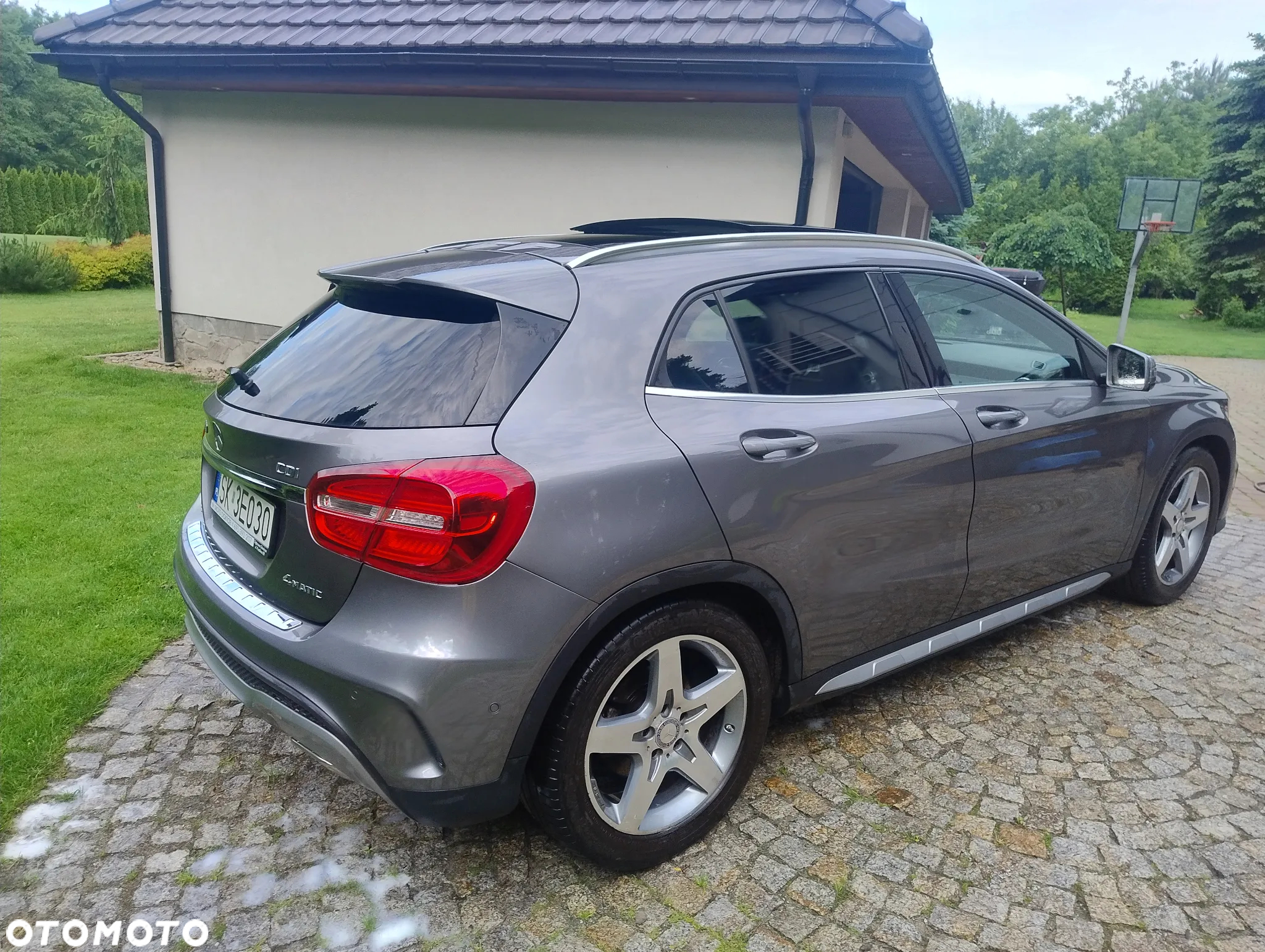 Mercedes-Benz GLA 220 d 4-Matic AMG Line - 3